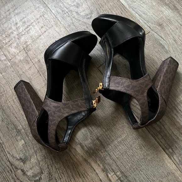 Michael Kors Black and Brown Heels - Picture 1 of 5